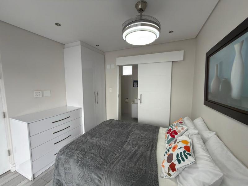 3 Bedroom Property for Sale in Sea Point Western Cape